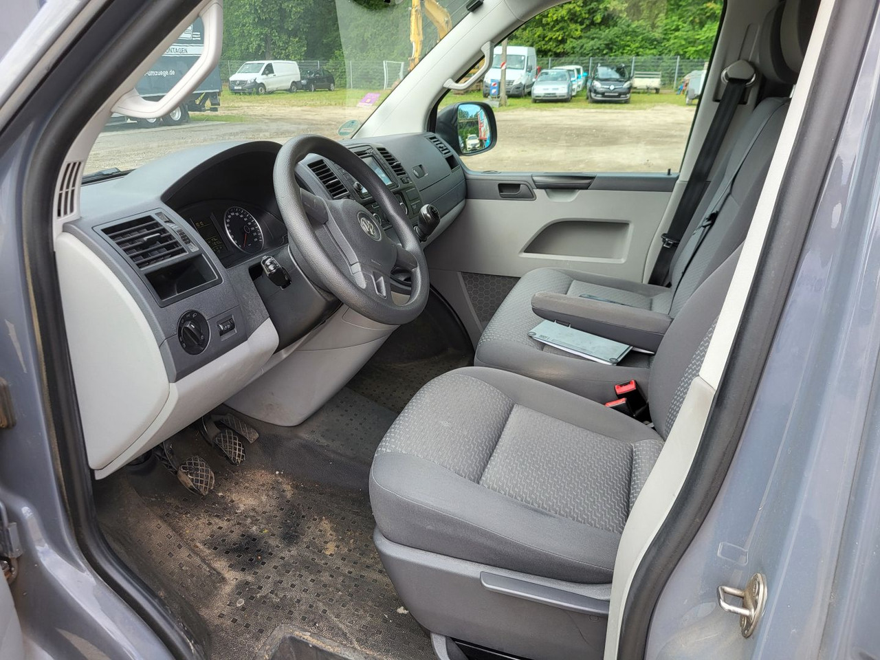 VOLKSWAGEN T5 Typ 7J0 - فان: صور 5 VOLKSWAGEN T5 Typ 7J0 - فان: صور 5