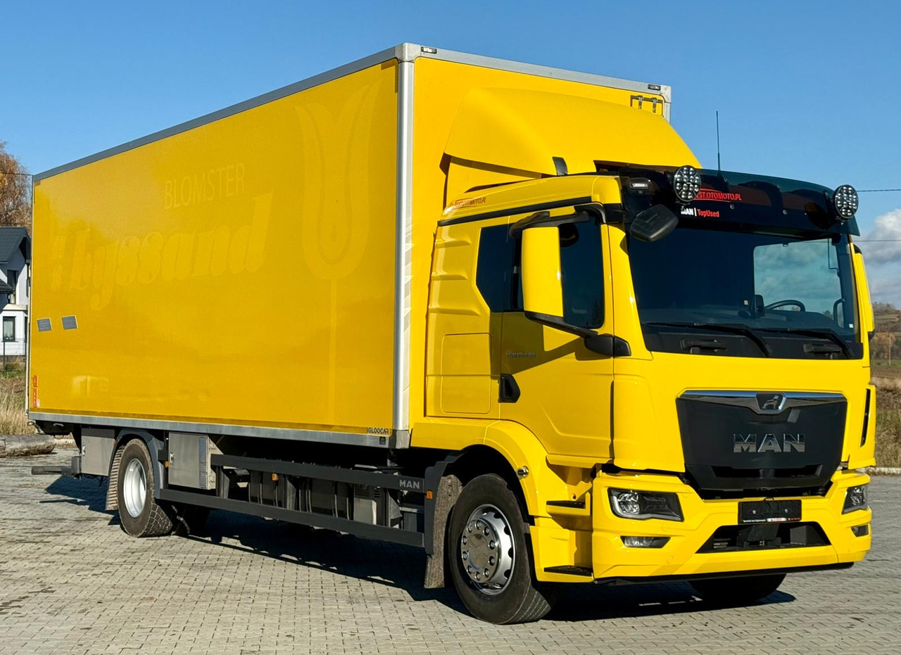 MAN 18.320 / IZOTERMA / GRZANA / WINDA / 20 EUROPALET / AUTOMAT / 170 TYŚ KM / 2021 R / SYPIALKA / CAŁY NA PODUSZKACH / SPROWADZONY / JAK NOWY - متساوي شاحنة: صور 1 MAN 18.320 / IZOTERMA / GRZANA / WINDA / 20 EUROPALET / AUTOMAT / 170 TYŚ KM / 2021 R / SYPIALKA / CAŁY NA PODUSZKACH / SPROWADZONY / JAK NOWY - متساوي شاحنة: صور 1