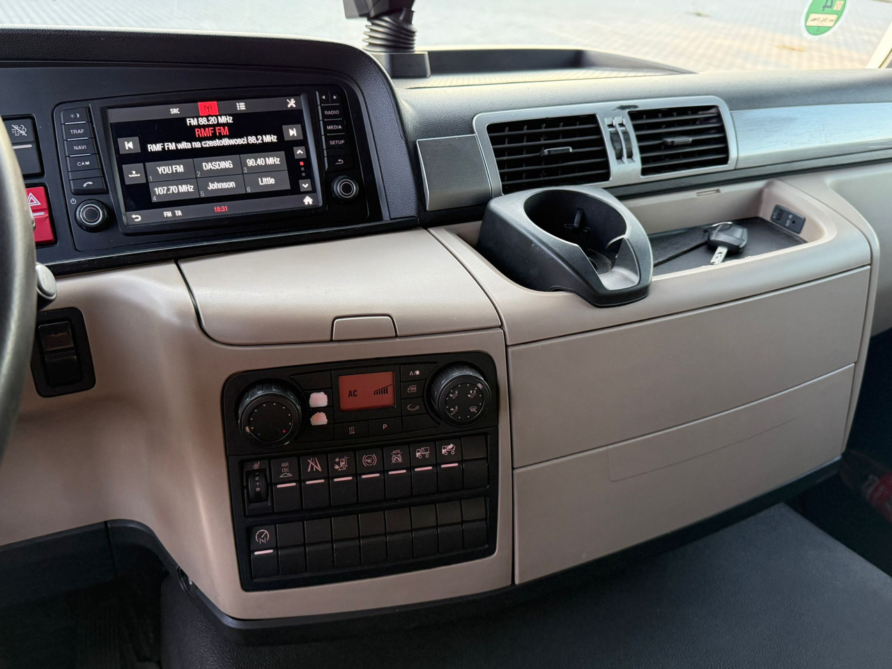 شاحنة ستارة MAN TGM 12.250 / TGL / BURTO - FIRANKA / WINDA / 18 PALET / AUTOMAT: صور 22 شاحنة ستارة MAN TGM 12.250 / TGL / BURTO - FIRANKA / WINDA / 18 PALET / AUTOMAT: صور 22