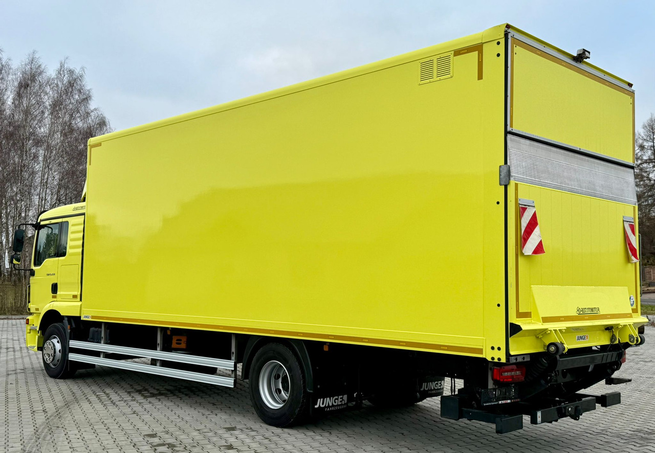 MAN TGM 15.250 / IZOTERMA / WINDA / 18 EUROPALET / ŁADOWNOŚĆ 7 615 KG / 150 TYŚ KM / AUTOMAT / JAK NOWY / 2020 ROK / KONTENER - متساوي شاحنة: صور 4 MAN TGM 15.250 / IZOTERMA / WINDA / 18 EUROPALET / ŁADOWNOŚĆ 7 615 KG / 150 TYŚ KM / AUTOMAT / JAK NOWY / 2020 ROK / KONTENER - متساوي شاحنة: صور 4