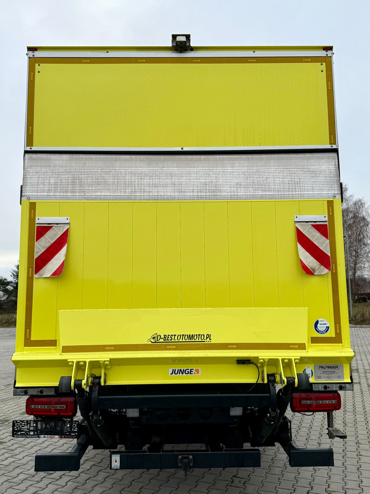 MAN TGM 15.250 / IZOTERMA / WINDA / 18 EUROPALET / ŁADOWNOŚĆ 7 615 KG / 150 TYŚ KM / AUTOMAT / JAK NOWY / 2020 ROK / KONTENER - متساوي شاحنة: صور 5 MAN TGM 15.250 / IZOTERMA / WINDA / 18 EUROPALET / ŁADOWNOŚĆ 7 615 KG / 150 TYŚ KM / AUTOMAT / JAK NOWY / 2020 ROK / KONTENER - متساوي شاحنة: صور 5