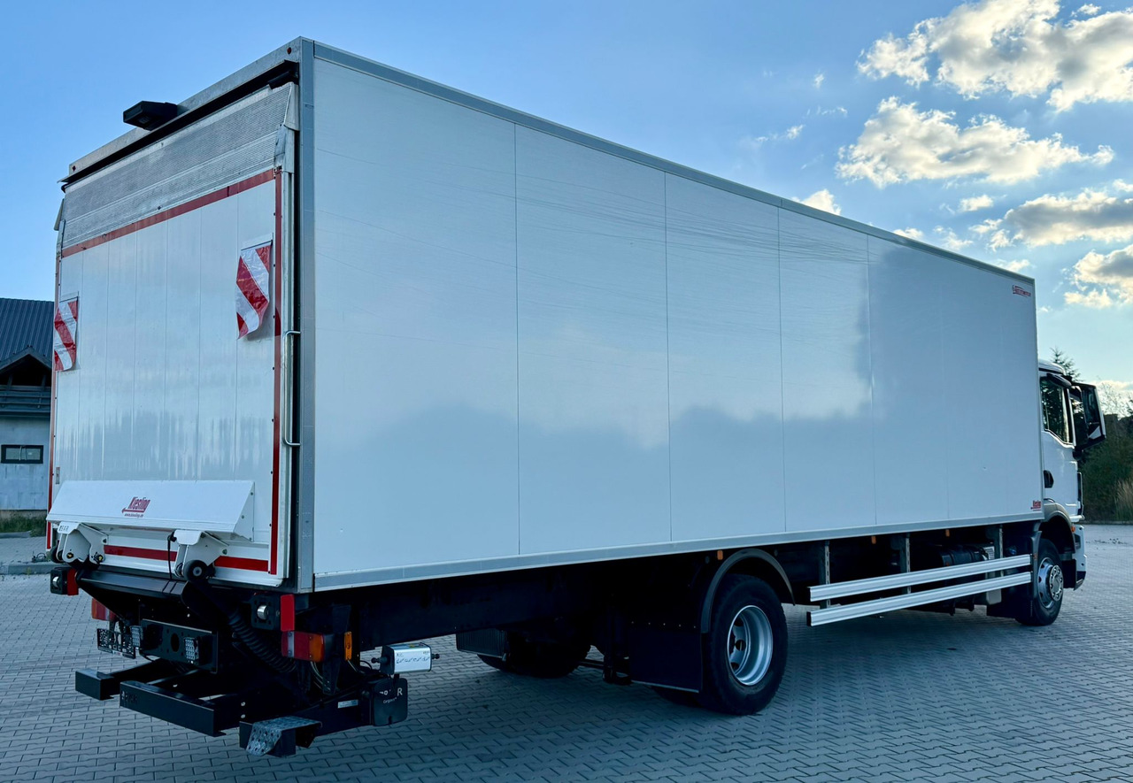 MAN TGM 15.290 / CHŁODNIA / WINDA / 8.3 M DŁUGOŚCI / 20 EUROPALET / THERMO KING / +30/-30 / AUTOMAT / 2021 ROK / SERWISOWANY - مبردة شاحنة: صور 3 MAN TGM 15.290 / CHŁODNIA / WINDA / 8.3 M DŁUGOŚCI / 20 EUROPALET / THERMO KING / +30/-30 / AUTOMAT / 2021 ROK / SERWISOWANY - مبردة شاحنة: صور 3
