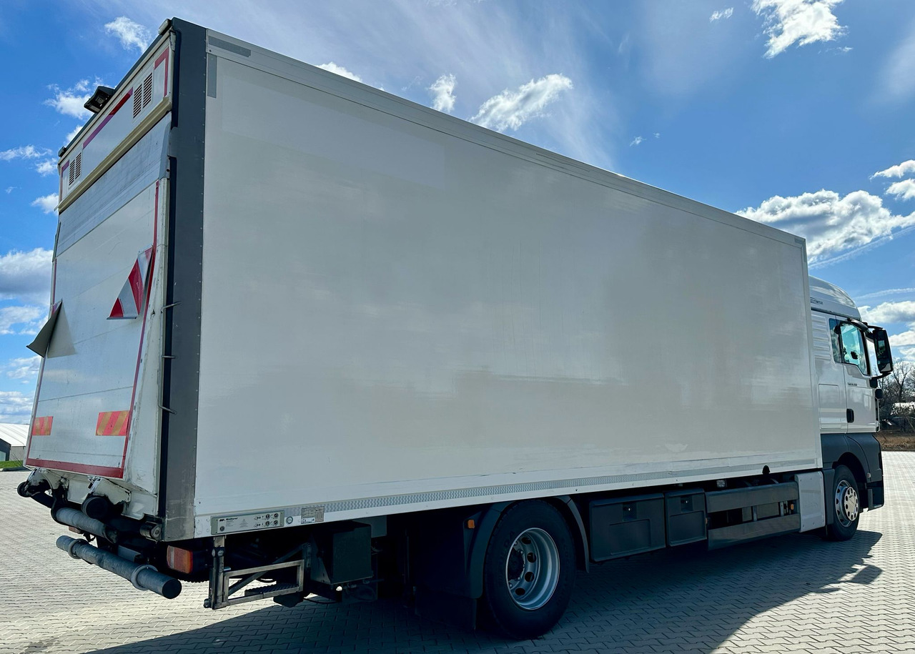 MAN TGX 18.360 / CHŁODNIA / WINDA / AUTOMAT / 19 EUROPALET / THERMO KING / SYPIALKA / SPROWADZONY - مبردة شاحنة: صور 4 MAN TGX 18.360 / CHŁODNIA / WINDA / AUTOMAT / 19 EUROPALET / THERMO KING / SYPIALKA / SPROWADZONY - مبردة شاحنة: صور 4