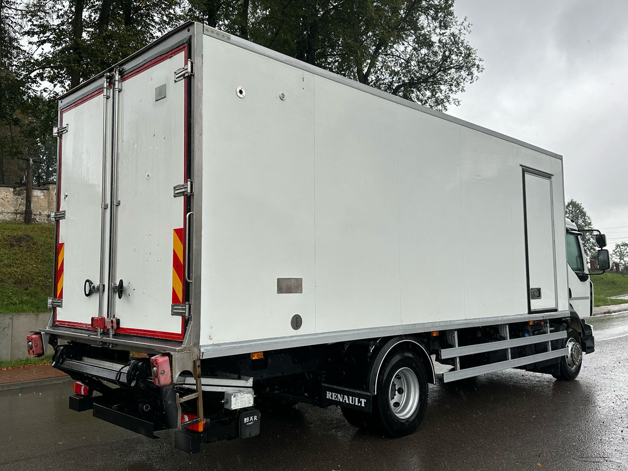 RENAULT D 14 / 240 / CHŁODNIA / WINDA / 16 EUROPALET / 6.7 M DŁUGOŚCI / BI-TEMPERATURA / CARRIER SUPRA 850 - مبردة شاحنة: صور 3 RENAULT D 14 / 240 / CHŁODNIA / WINDA / 16 EUROPALET / 6.7 M DŁUGOŚCI / BI-TEMPERATURA / CARRIER SUPRA 850 - مبردة شاحنة: صور 3