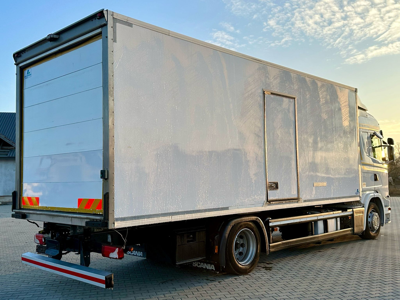 SCANIA G360 / IZOTERMA / 6.8 M DŁUGOŚCI / AUTOMAT / CAŁA NA PODUSZKACH / KLIMA POSTOJOWA / ELEKTRYCZNA ROLETA TYŁ / SYPIALKA - متساوي شاحنة: صور 3 SCANIA G360 / IZOTERMA / 6.8 M DŁUGOŚCI / AUTOMAT / CAŁA NA PODUSZKACH / KLIMA POSTOJOWA / ELEKTRYCZNA ROLETA TYŁ / SYPIALKA - متساوي شاحنة: صور 3