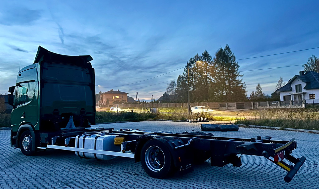 SCANIA G450 / RAMA DO ZABUDOWY / ROZSTAW 5.75 / AUTOMAT / SYPIALKA - الشاسيه شاحنة: صور 3 SCANIA G450 / RAMA DO ZABUDOWY / ROZSTAW 5.75 / AUTOMAT / SYPIALKA - الشاسيه شاحنة: صور 3