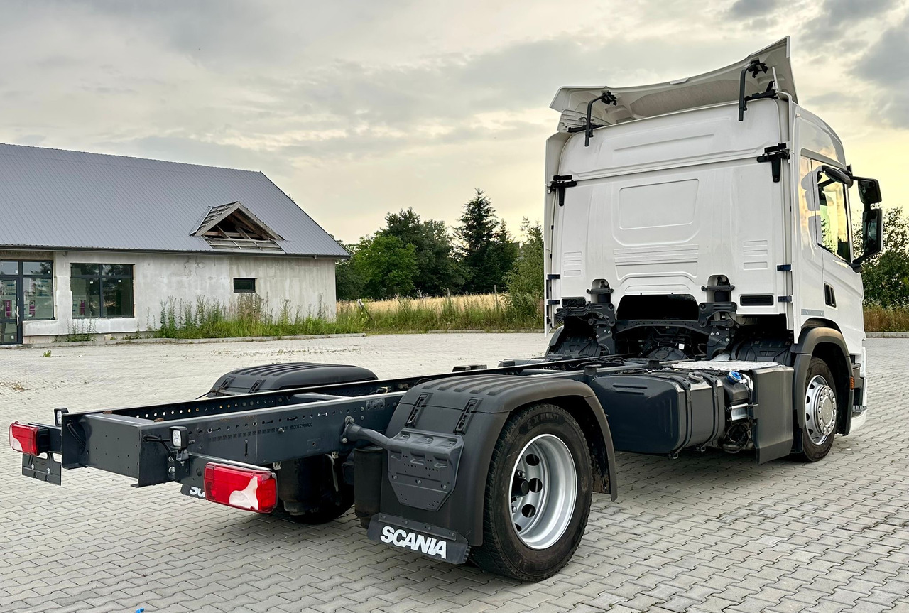 SCANIA P220 / RAMA DO ZABUDOWY / ROZSTAW OSI 3.90 M / SILNIK 6 / WYWROTKA / BECZKA / HAKOWIEC / UTRZYMANIE DRÓG / AUTOMAT / 2019 ROK / NISKI PRZEBIEG - الشاسيه شاحنة: صور 4 SCANIA P220 / RAMA DO ZABUDOWY / ROZSTAW OSI 3.90 M / SILNIK 6 / WYWROTKA / BECZKA / HAKOWIEC / UTRZYMANIE DRÓG / AUTOMAT / 2019 ROK / NISKI PRZEBIEG - الشاسيه شاحنة: صور 4