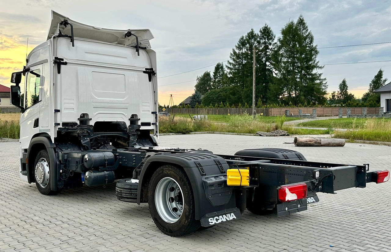 SCANIA P220 / RAMA DO ZABUDOWY / ROZSTAW OSI 3.90 M / SILNIK 6 / WYWROTKA / BECZKA / HAKOWIEC / UTRZYMANIE DRÓG / AUTOMAT / 2019 ROK / NISKI PRZEBIEG - الشاسيه شاحنة: صور 3 SCANIA P220 / RAMA DO ZABUDOWY / ROZSTAW OSI 3.90 M / SILNIK 6 / WYWROTKA / BECZKA / HAKOWIEC / UTRZYMANIE DRÓG / AUTOMAT / 2019 ROK / NISKI PRZEBIEG - الشاسيه شاحنة: صور 3