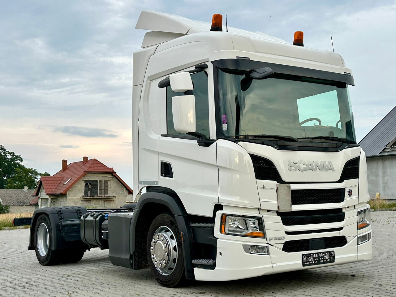 SCANIA P220 / RAMA DO ZABUDOWY / ROZSTAW OSI 3.90 M / SILNIK 6 / WYWROTKA / BECZKA / HAKOWIEC / UTRZYMANIE DRÓG / AUTOMAT / 2019 ROK / NISKI PRZEBIEG - الشاسيه شاحنة: صور 1 SCANIA P220 / RAMA DO ZABUDOWY / ROZSTAW OSI 3.90 M / SILNIK 6 / WYWROTKA / BECZKA / HAKOWIEC / UTRZYMANIE DRÓG / AUTOMAT / 2019 ROK / NISKI PRZEBIEG - الشاسيه شاحنة: صور 1