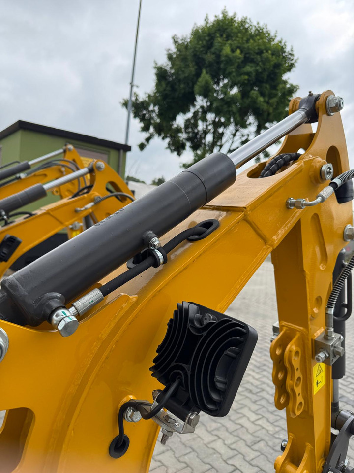 KUBOTA Diesel Mini excavator 1.2 Tons - Müller Machinery MB 12 - SH - حفارة مصغرة: صور 5 KUBOTA Diesel Mini excavator 1.2 Tons - Müller Machinery MB 12 - SH - حفارة مصغرة: صور 5