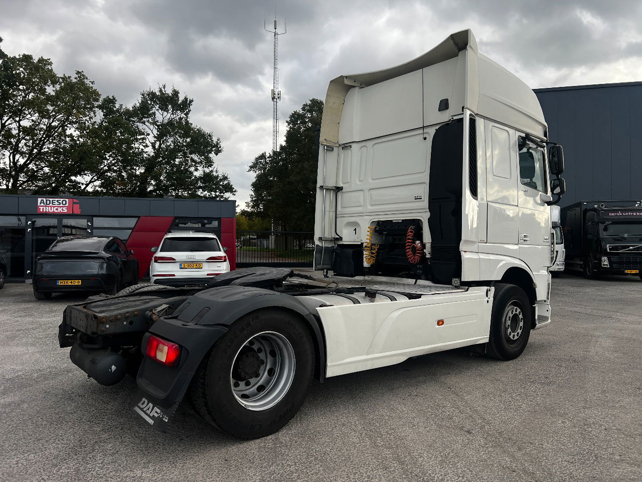 DAF XF 460 SSC, Retarder, Full spoiler - شاحنة جرار: صور 3 DAF XF 460 SSC, Retarder, Full spoiler - شاحنة جرار: صور 3