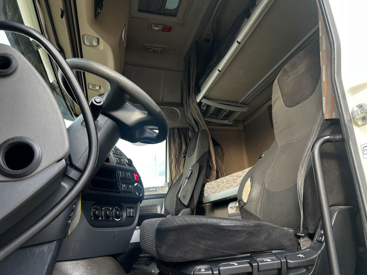 شاحنة جرار DAF XF 460 SSC, Retarder, Full spoiler: صور 10