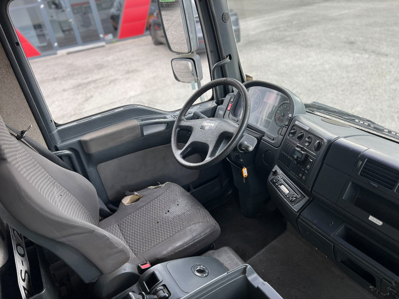 بصندوق مغلق شاحنة MAN TGL 7.180 Euro 3, Aut: صور 17