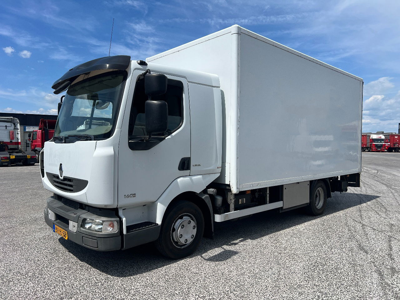 Renault Midliner 160 Manual - بصندوق مغلق شاحنة: صور 1 Renault Midliner 160 Manual - بصندوق مغلق شاحنة: صور 1