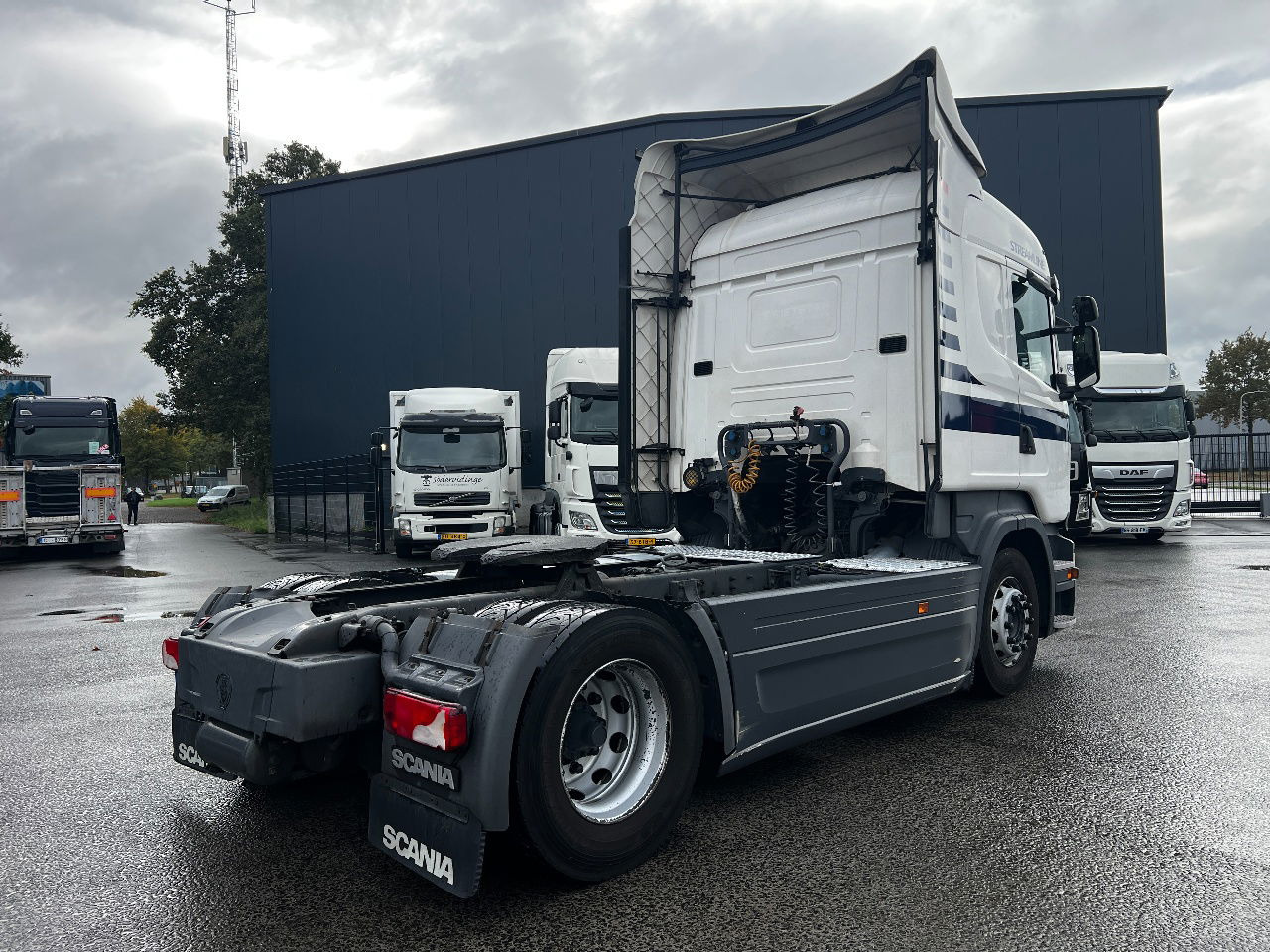 Scania R410 Highline, Retarder - شاحنة جرار: صور 3 Scania R410 Highline, Retarder - شاحنة جرار: صور 3