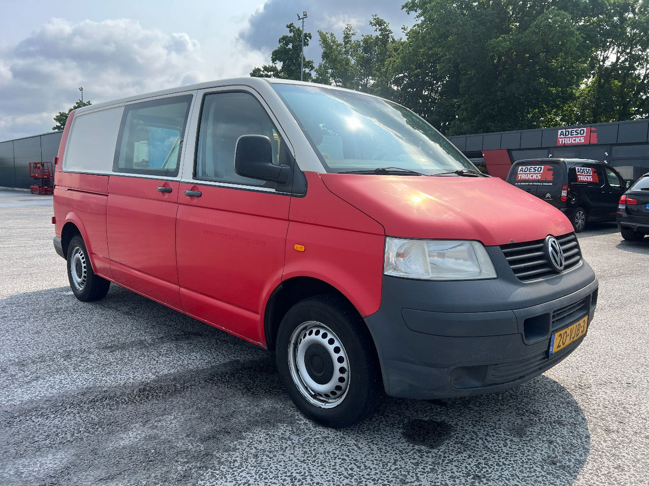 Volkswagen Transporter 2.5 TDI, Klima - فان المدمجة: صور 2 Volkswagen Transporter 2.5 TDI, Klima - فان المدمجة: صور 2