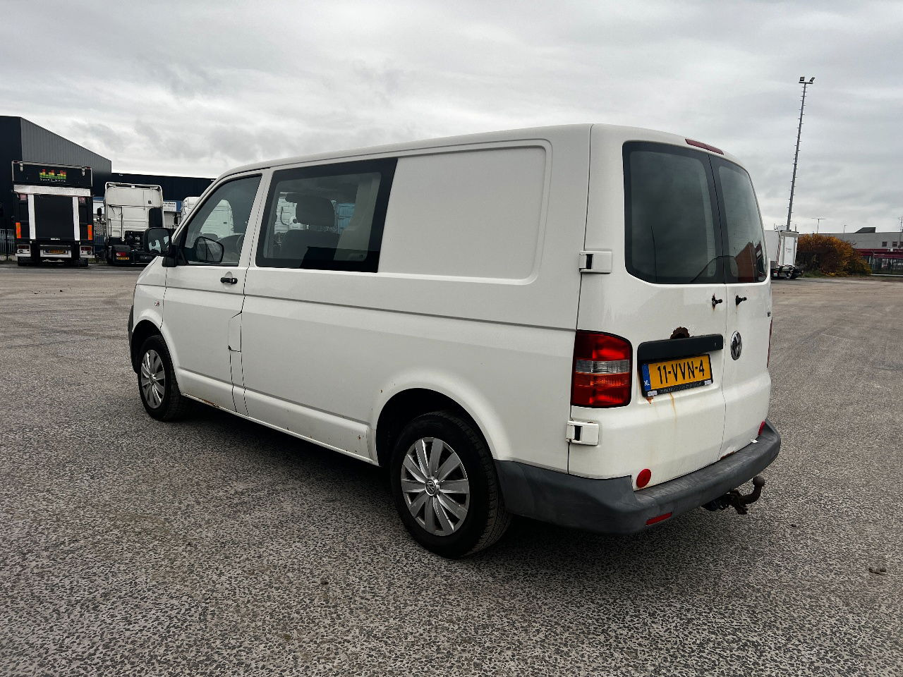 Volkswagen Transporter 2.5 tdi, 96kw, dubbele cabine - فان المدمجة: صور 4 Volkswagen Transporter 2.5 tdi, 96kw, dubbele cabine - فان المدمجة: صور 4