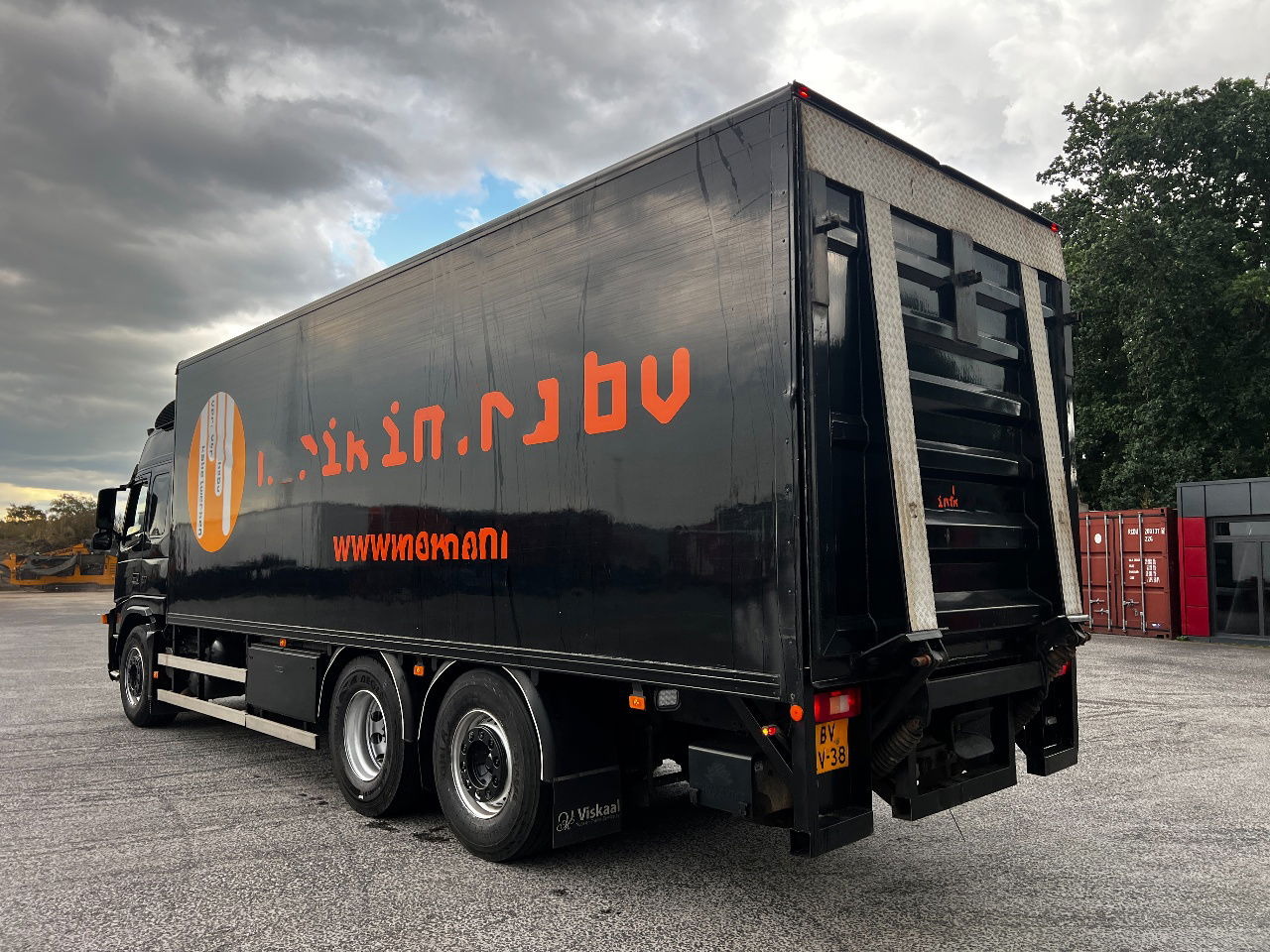 Volvo FM 9.300 Globe 6x2, Euro 5 - بصندوق مغلق شاحنة: صور 4 Volvo FM 9.300 Globe 6x2, Euro 5 - بصندوق مغلق شاحنة: صور 4