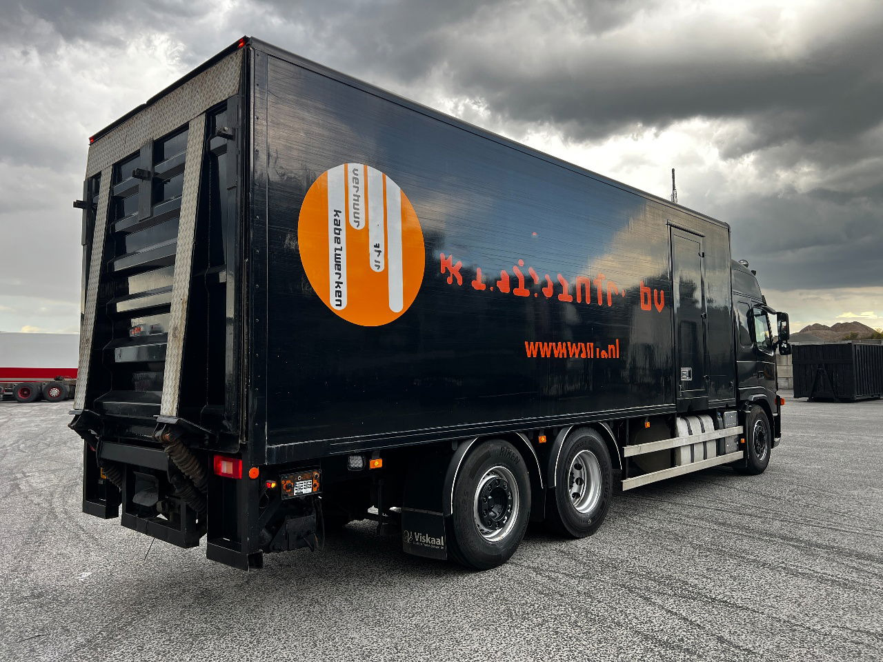 Volvo FM 9.300 Globe 6x2, Euro 5 - بصندوق مغلق شاحنة: صور 3 Volvo FM 9.300 Globe 6x2, Euro 5 - بصندوق مغلق شاحنة: صور 3