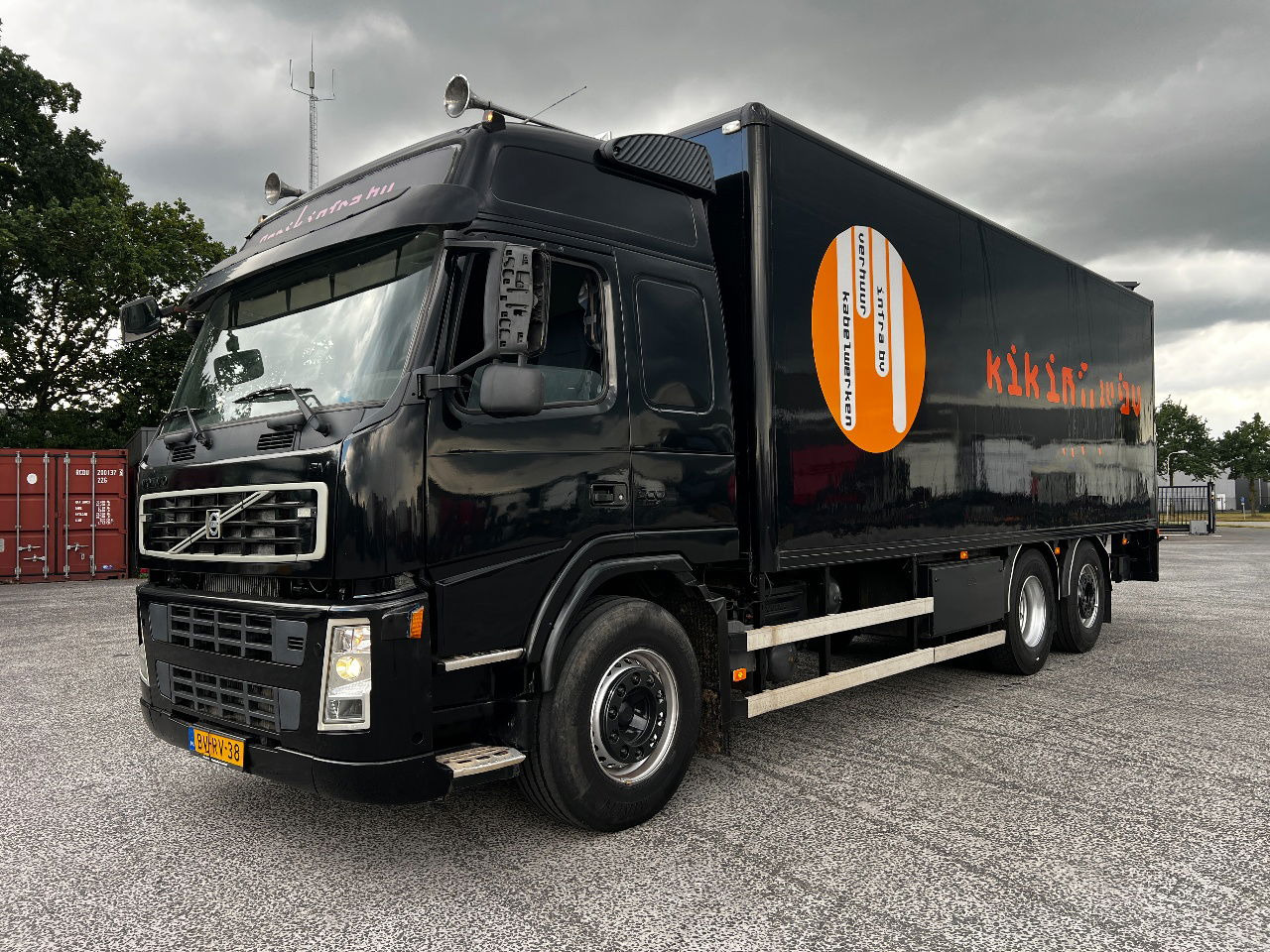 Volvo FM 9.300 Globe 6x2, Euro 5 - بصندوق مغلق شاحنة: صور 1 Volvo FM 9.300 Globe 6x2, Euro 5 - بصندوق مغلق شاحنة: صور 1