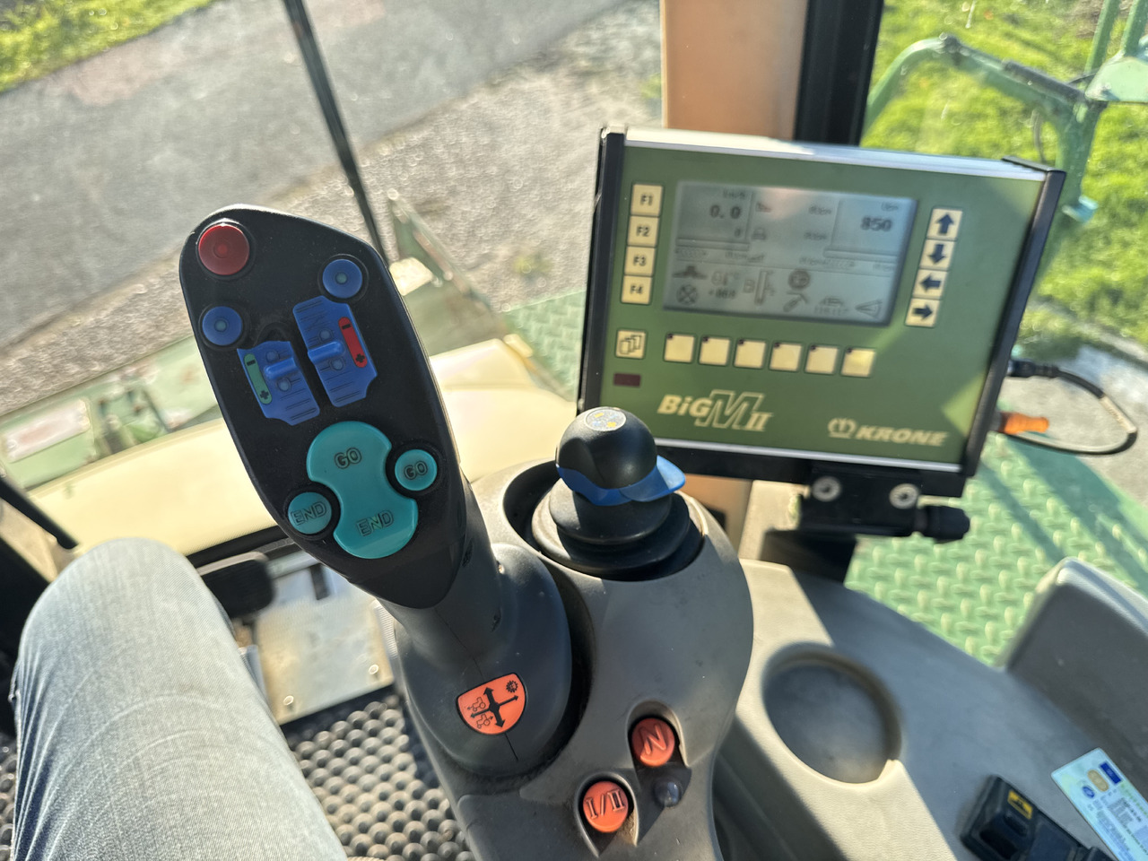 جزازة KRONE Big M II CV: صور 18 جزازة KRONE Big M II CV: صور 18