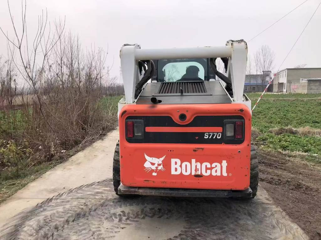 Bobcat S 770 - شيول صغير: صور 5 Bobcat S 770 - شيول صغير: صور 5