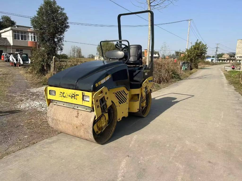 Bomag BW 100 AD - مدحلة الأسفلت: صور 4 Bomag BW 100 AD - مدحلة الأسفلت: صور 4