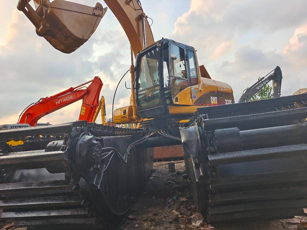 CAT 320 C - حفارات برمائية: صور 1 CAT 320 C - حفارات برمائية: صور 1