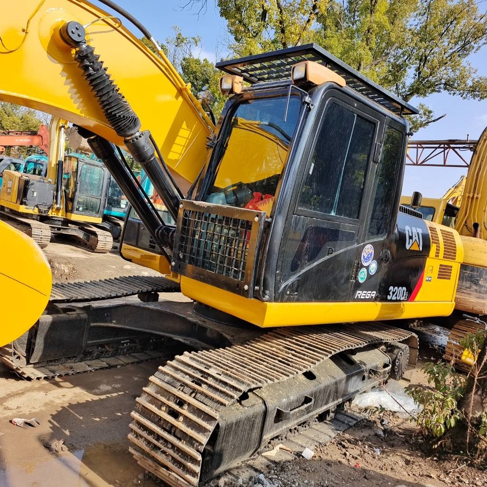 CAT 320 D2 - حفارات زحافة: صور 2 CAT 320 D2 - حفارات زحافة: صور 2