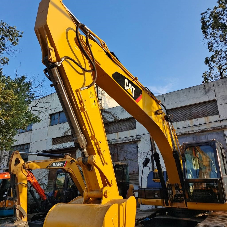 CAT 320 D2 - حفارات زحافة: صور 4 CAT 320 D2 - حفارات زحافة: صور 4