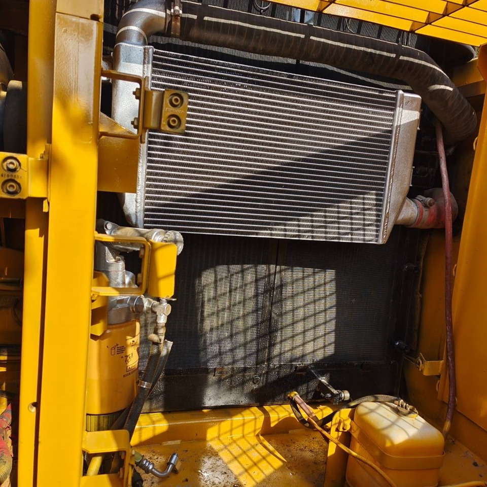 CAT 320 D2 - حفارات زحافة: صور 5 CAT 320 D2 - حفارات زحافة: صور 5