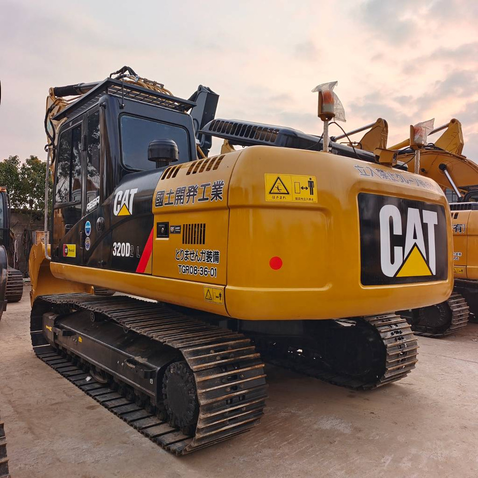 CAT 320 D - حفارات زحافة: صور 1 CAT 320 D - حفارات زحافة: صور 1