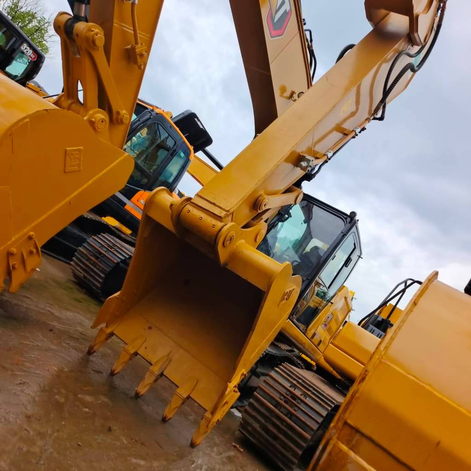 CAT 320D2 - حفارات زحافة: صور 4 CAT 320D2 - حفارات زحافة: صور 4