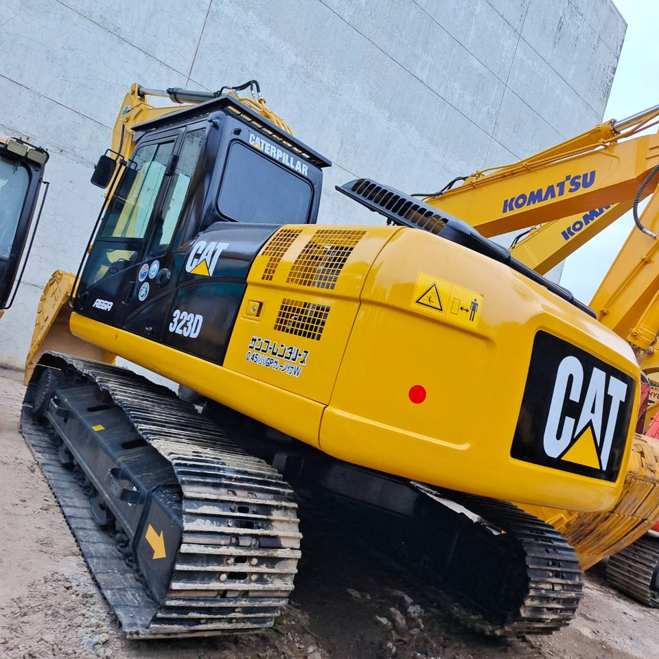CAT 323 D - حفارات زحافة: صور 3 CAT 323 D - حفارات زحافة: صور 3