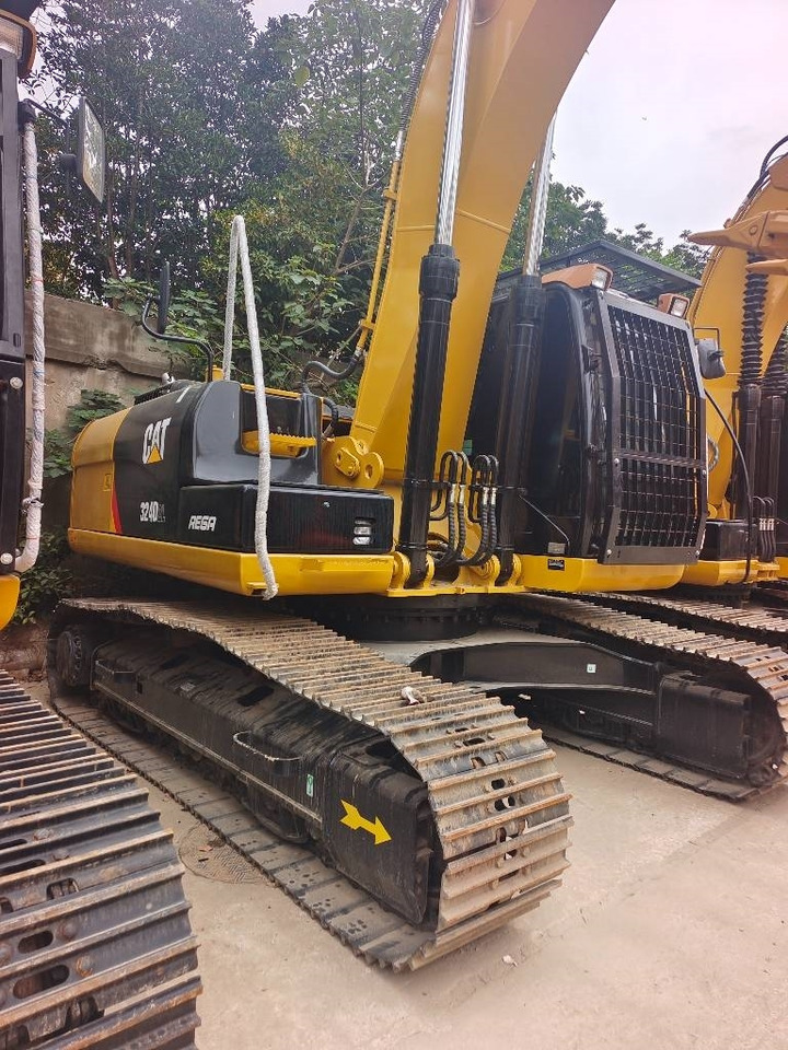 CAT 324 D - حفارات زحافة: صور 4 CAT 324 D - حفارات زحافة: صور 4