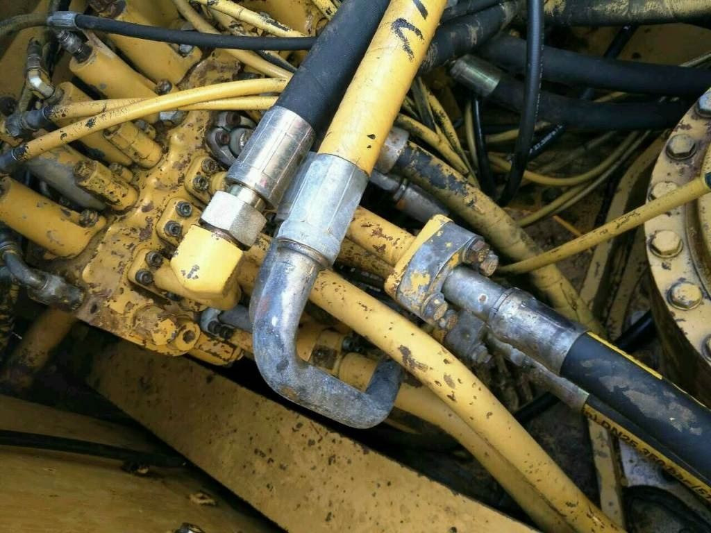 CAT 330 C - حفارات زحافة: صور 3 CAT 330 C - حفارات زحافة: صور 3