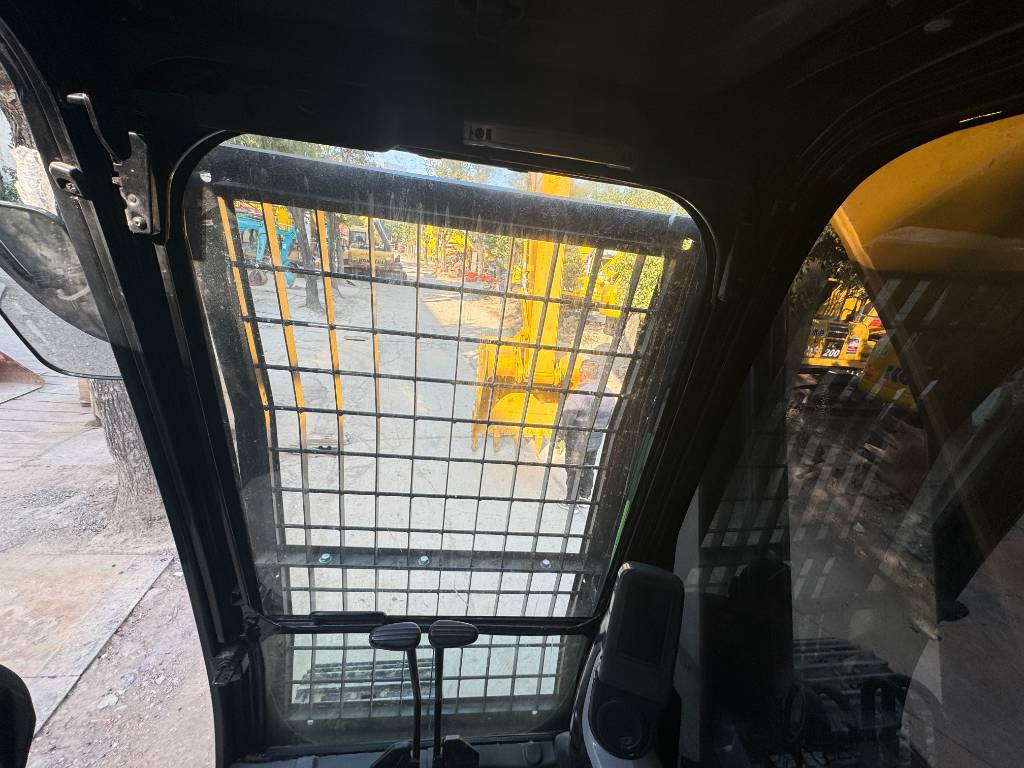 CAT 330D2L - حفارات زحافة: صور 3 CAT 330D2L - حفارات زحافة: صور 3