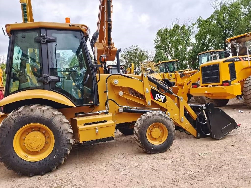 CAT 420 F 100% brand new machine - حفار متعدد الاستخدام: صور 4 CAT 420 F 100% brand new machine - حفار متعدد الاستخدام: صور 4