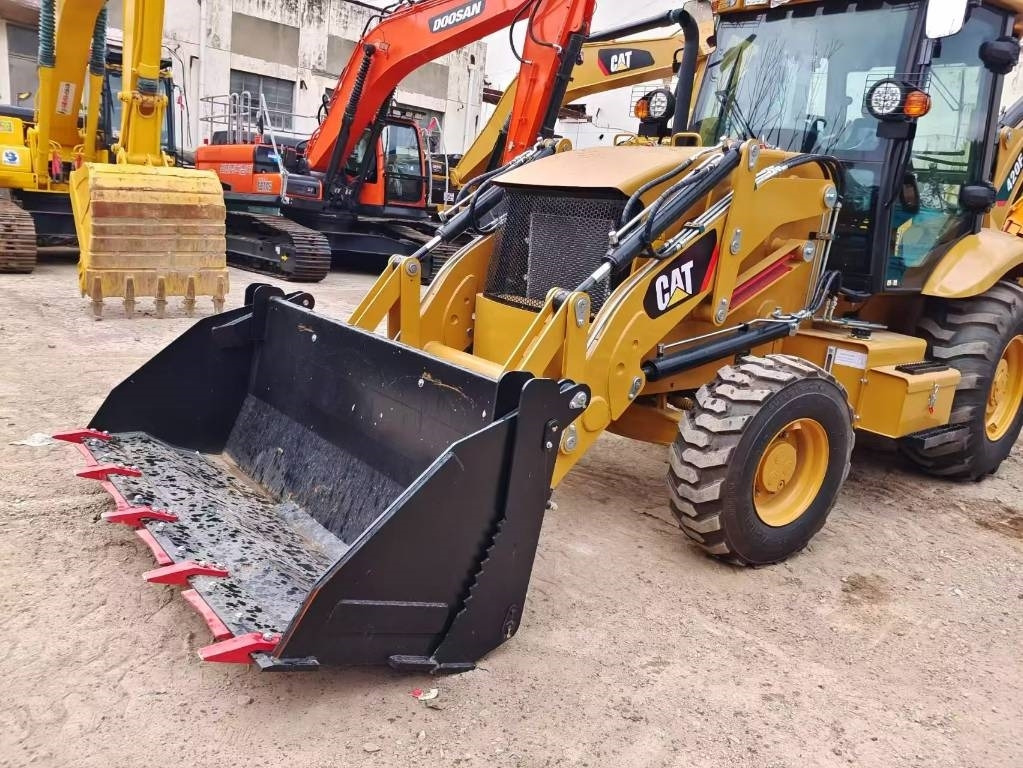 CAT 420 F 100% brand new machine - حفار متعدد الاستخدام: صور 5 CAT 420 F 100% brand new machine - حفار متعدد الاستخدام: صور 5