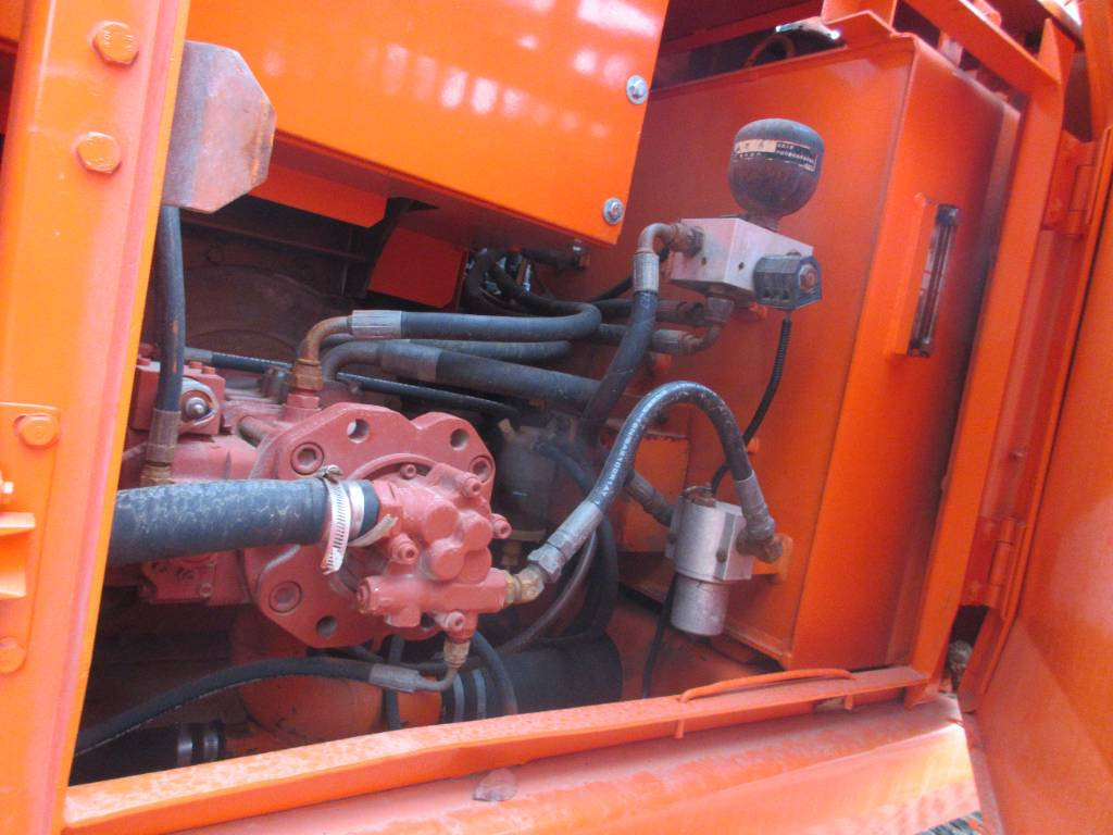 Doosan DH 150 LC-7 - حفارة على عجلات: صور 5 Doosan DH 150 LC-7 - حفارة على عجلات: صور 5