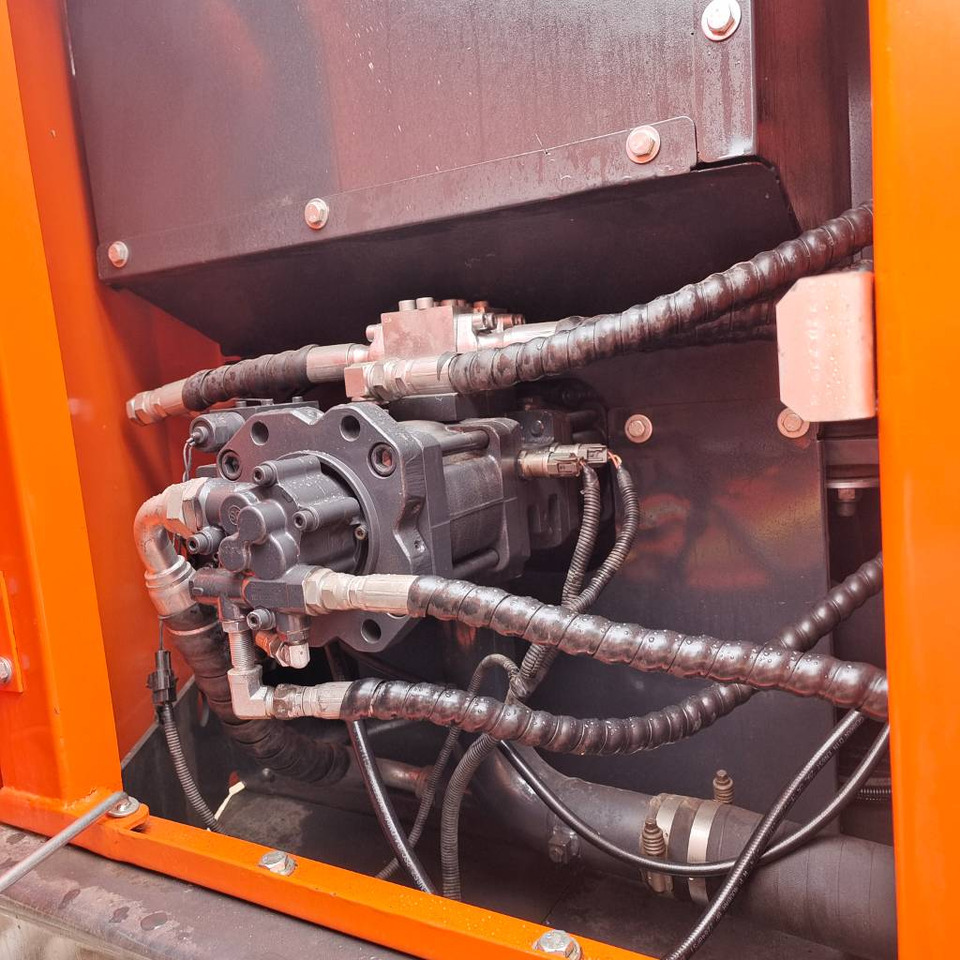 Doosan DX 150 LC - حفارات زحافة: صور 3 Doosan DX 150 LC - حفارات زحافة: صور 3