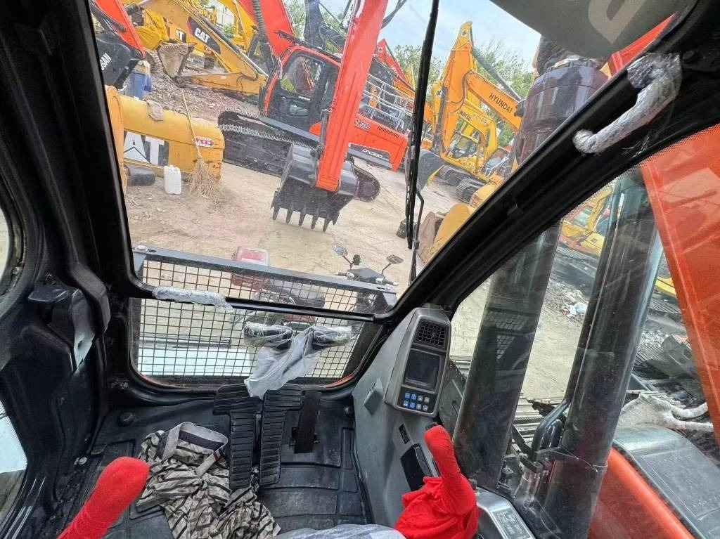 Doosan DX 300 LC - حفارات زحافة: صور 2 Doosan DX 300 LC - حفارات زحافة: صور 2