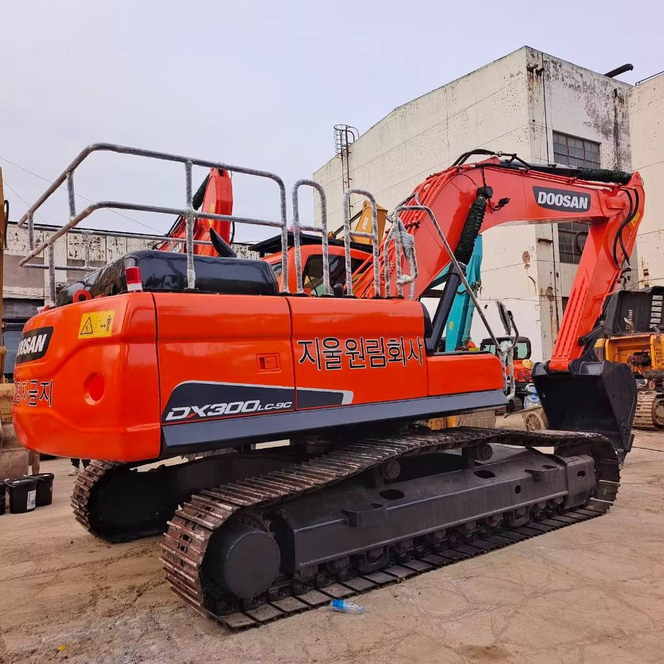 Doosan DX 300 - حفارات زحافة: صور 1 Doosan DX 300 - حفارات زحافة: صور 1