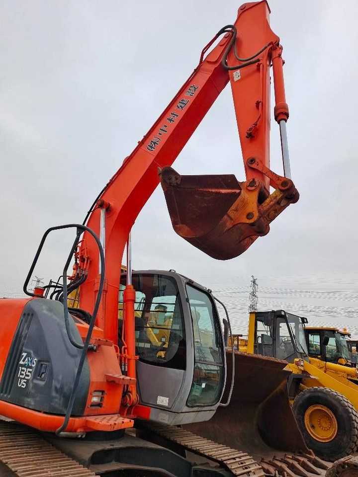 Hitachi ZX 135 US - حفارات زحافة: صور 3 Hitachi ZX 135 US - حفارات زحافة: صور 3