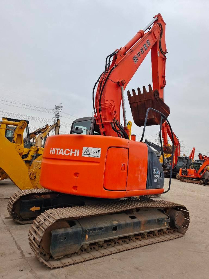 Hitachi ZX 135 US - حفارات زحافة: صور 2 Hitachi ZX 135 US - حفارات زحافة: صور 2