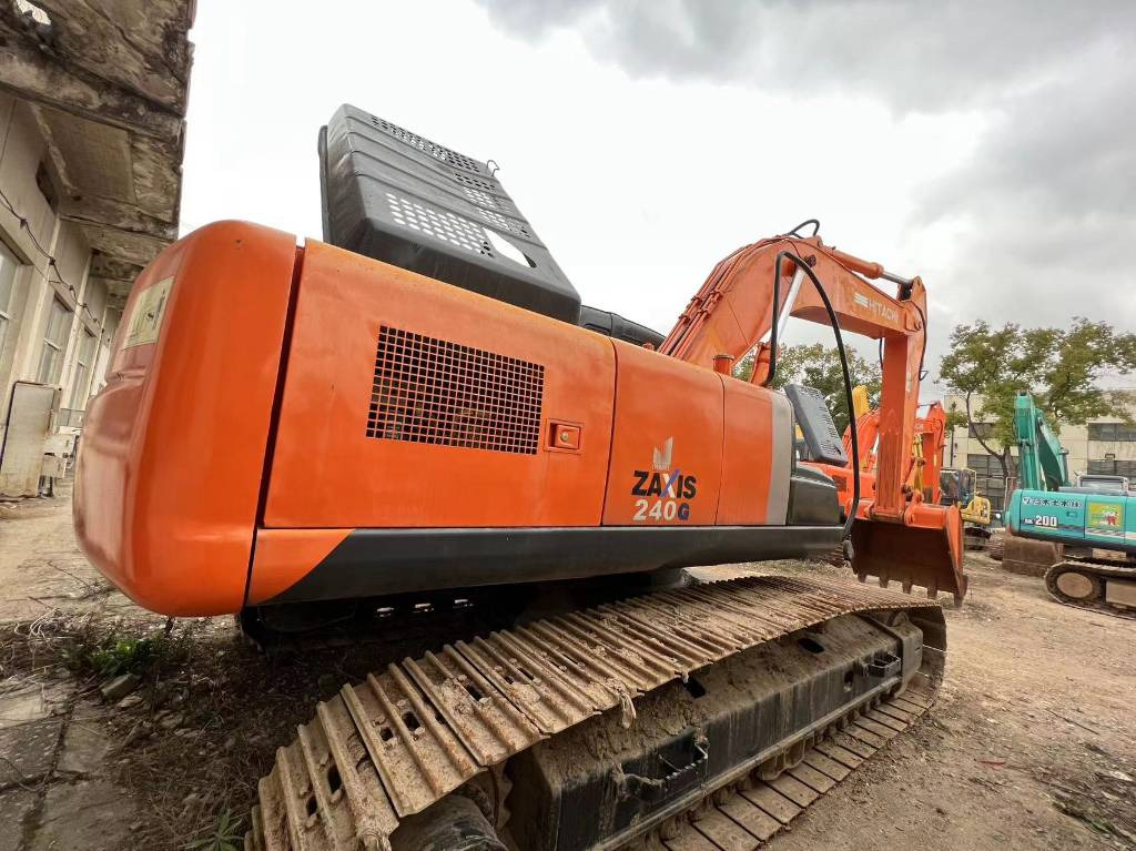 Hitachi ZX 240-3 - حفارات زحافة: صور 5 Hitachi ZX 240-3 - حفارات زحافة: صور 5