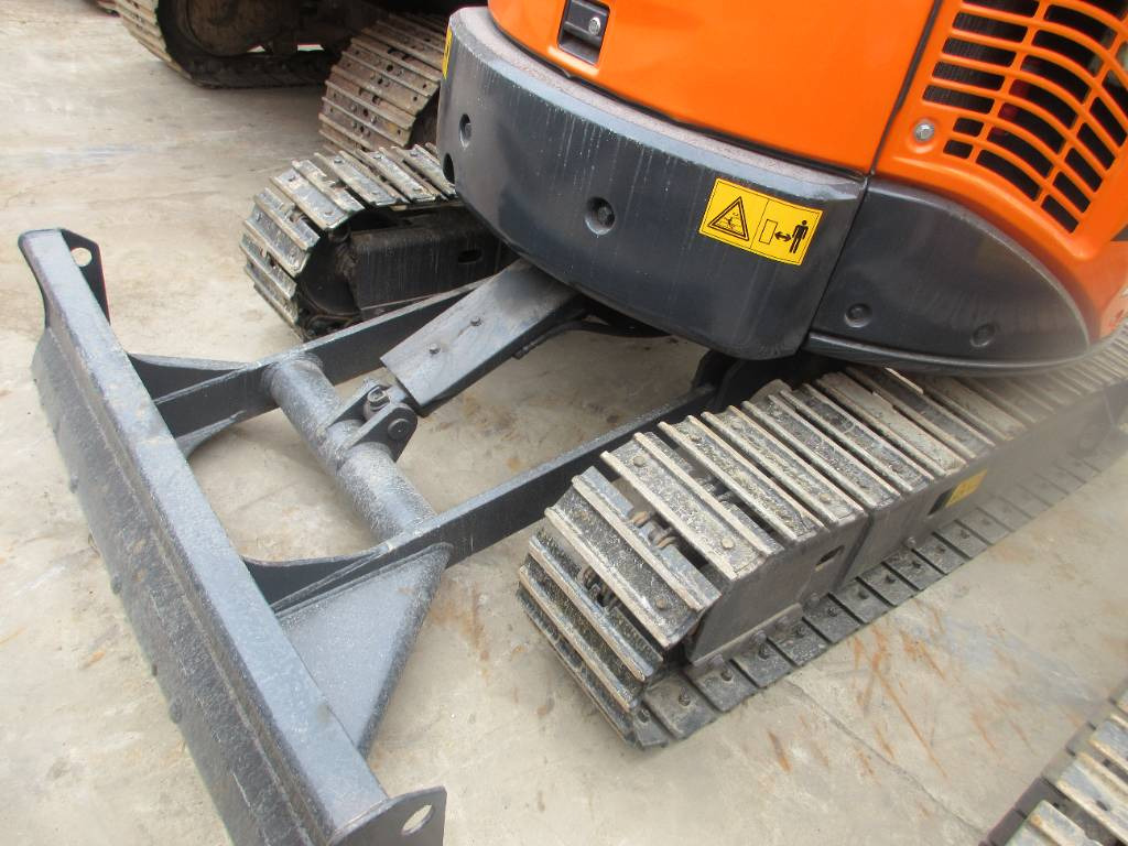 Hitachi ZX 30 U - حفارة مصغرة: صور 5 Hitachi ZX 30 U - حفارة مصغرة: صور 5
