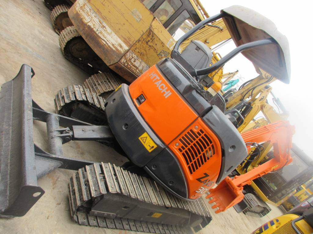 Hitachi ZX 30 U - حفارة مصغرة: صور 4 Hitachi ZX 30 U - حفارة مصغرة: صور 4