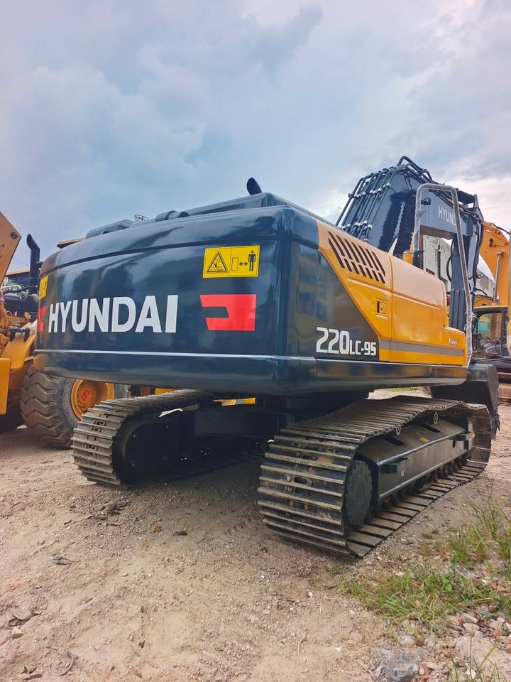 Hyundai 220LC-9S - حفارات زحافة: صور 1 Hyundai 220LC-9S - حفارات زحافة: صور 1