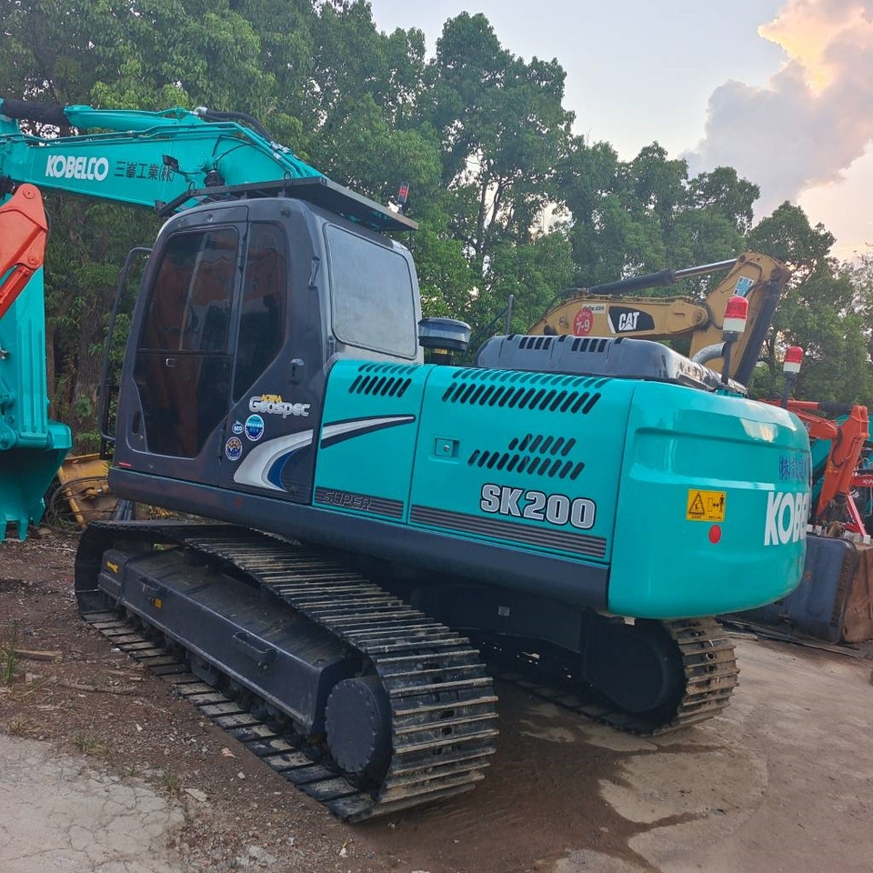 Kobelco SK 200 - حفارات زحافة: صور 3 Kobelco SK 200 - حفارات زحافة: صور 3